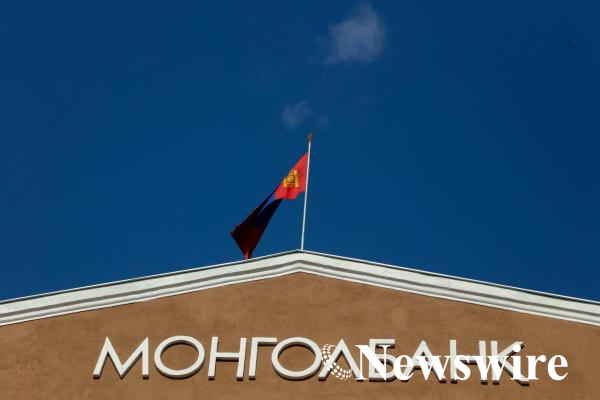 300A1880 (1)-mobile.jpg