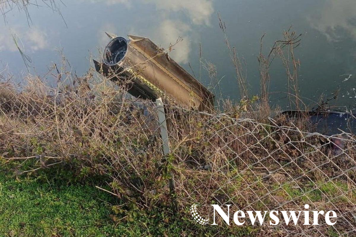 2026-03-04T190652Z_205983756_RC2RXJA4IROL_RTRMADP_3_IRAN-CRISIS-TURKEY-MISSILE.JPG Иранаас харвасан пуужинг сөнөөсөн North Atlantic Treaty Organization (НАТО)-гийн агаарын довтолгооноос хамгаалах системийн үлдэгдэл 2026 оны гуравдугаар сарын 4-ний өдөр Туркийн өмнөд хэсгийн Dörtyol хотод харагдаж байна.