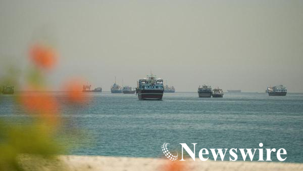 2026-05-25T172622Z_1109862369_RC27GLAABM2N_RTRMADP_3_IRAN-CRISIS-OMAN-HORMUZ.JPG